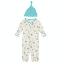 Load image into Gallery viewer, Natural Snowflakes Print Layette Gown Converter &amp; Hat