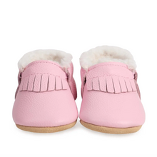 Load image into Gallery viewer, Light Pink Sherpa Moccasins